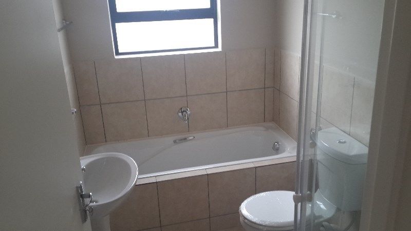 To Let 2 Bedroom Property for Rent in Burgundy Estate Western Cape